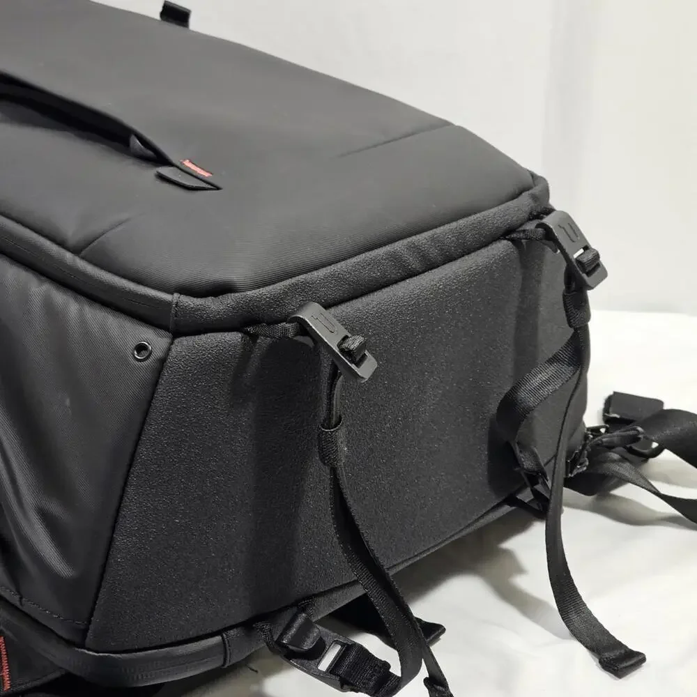 ULANZI BP09 Camera Backpack Versatile Camera Travel Bag 22L Capacity